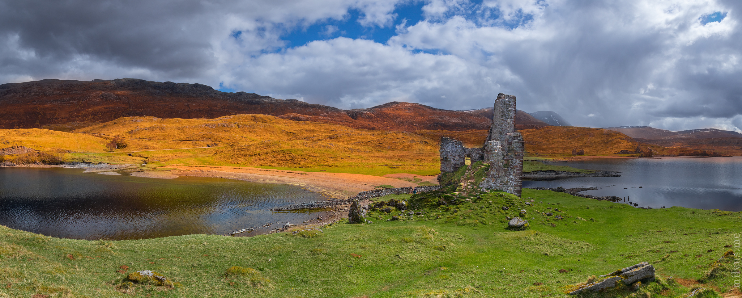 The scenery of Ardvreck Castle